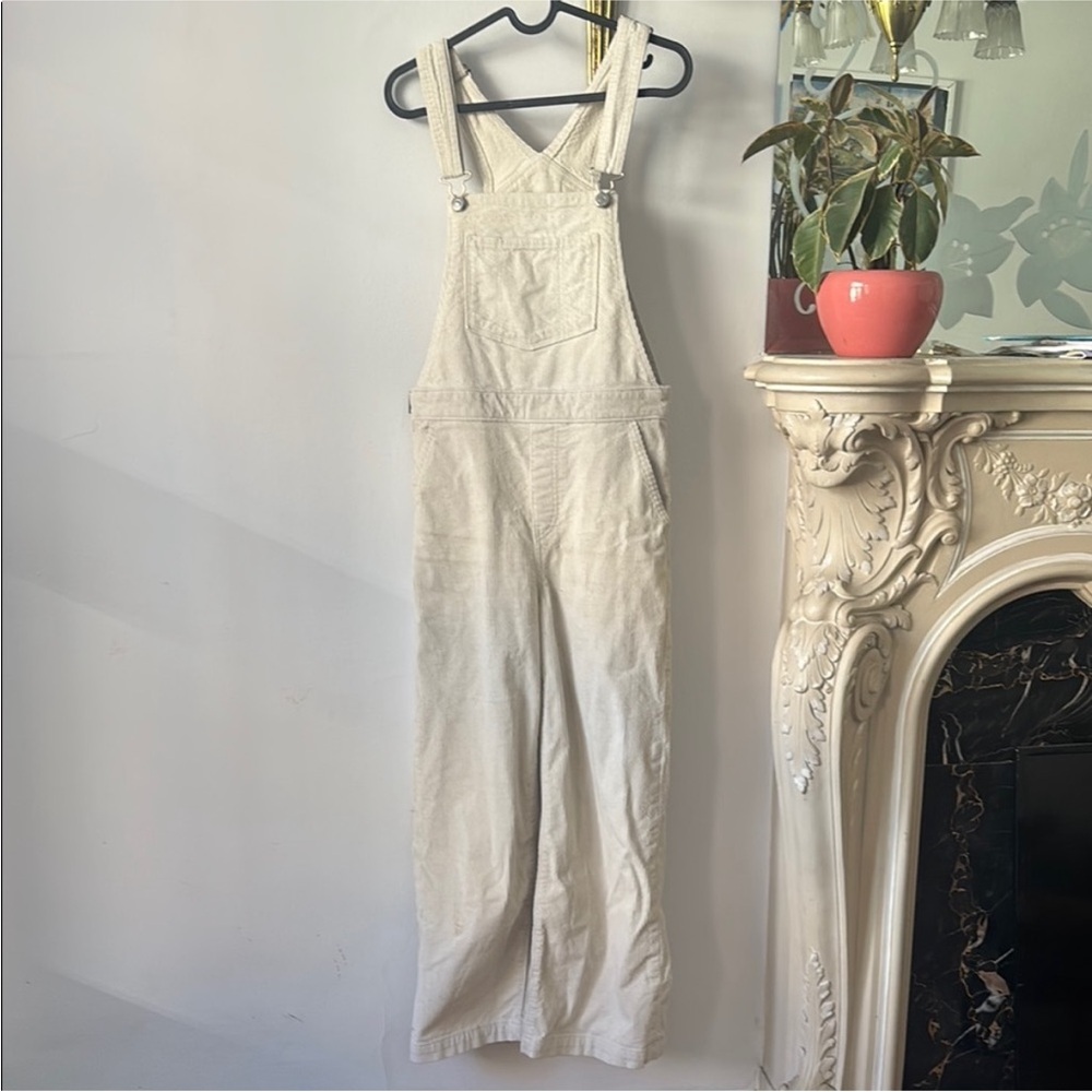 Levi's Women's cream corduroy Overalls
